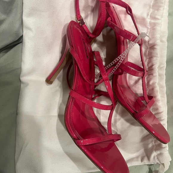 Laurroude sandal - Picture 1 of 9